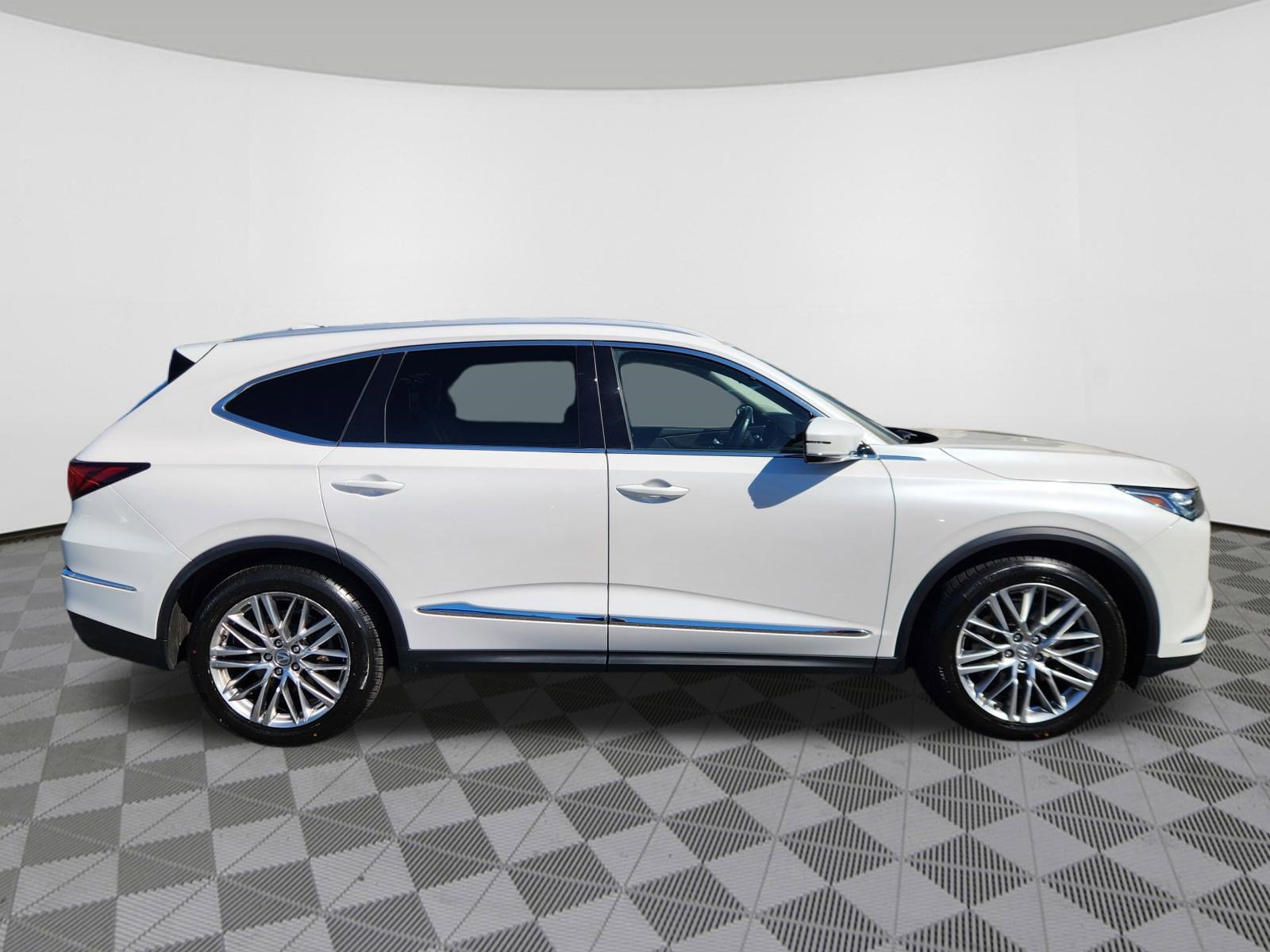 Used 2023 Acura MDX SH-AWD w/ Advance Package image 6