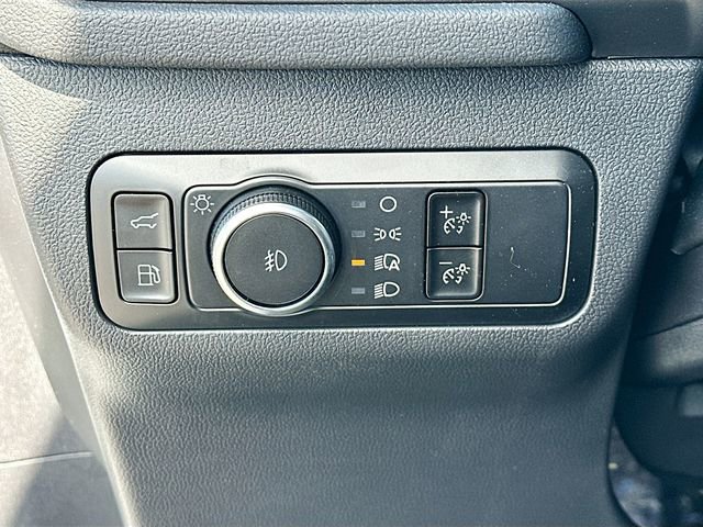 Used 2025 Ford Escape SE w/ PHEV Premium Package image 10