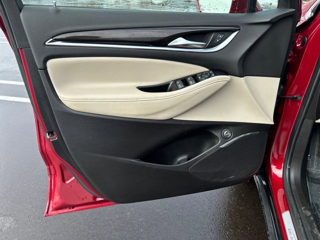 Used 2018 Buick Enclave Essence image 19