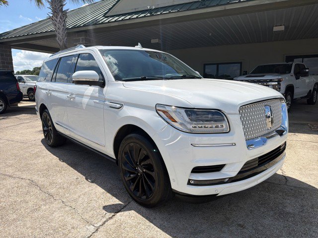 Used 2021 Lincoln Navigator Reserve AWD/4WD image 3