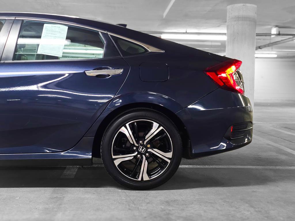 Used 2016 Honda Civic Touring image 17