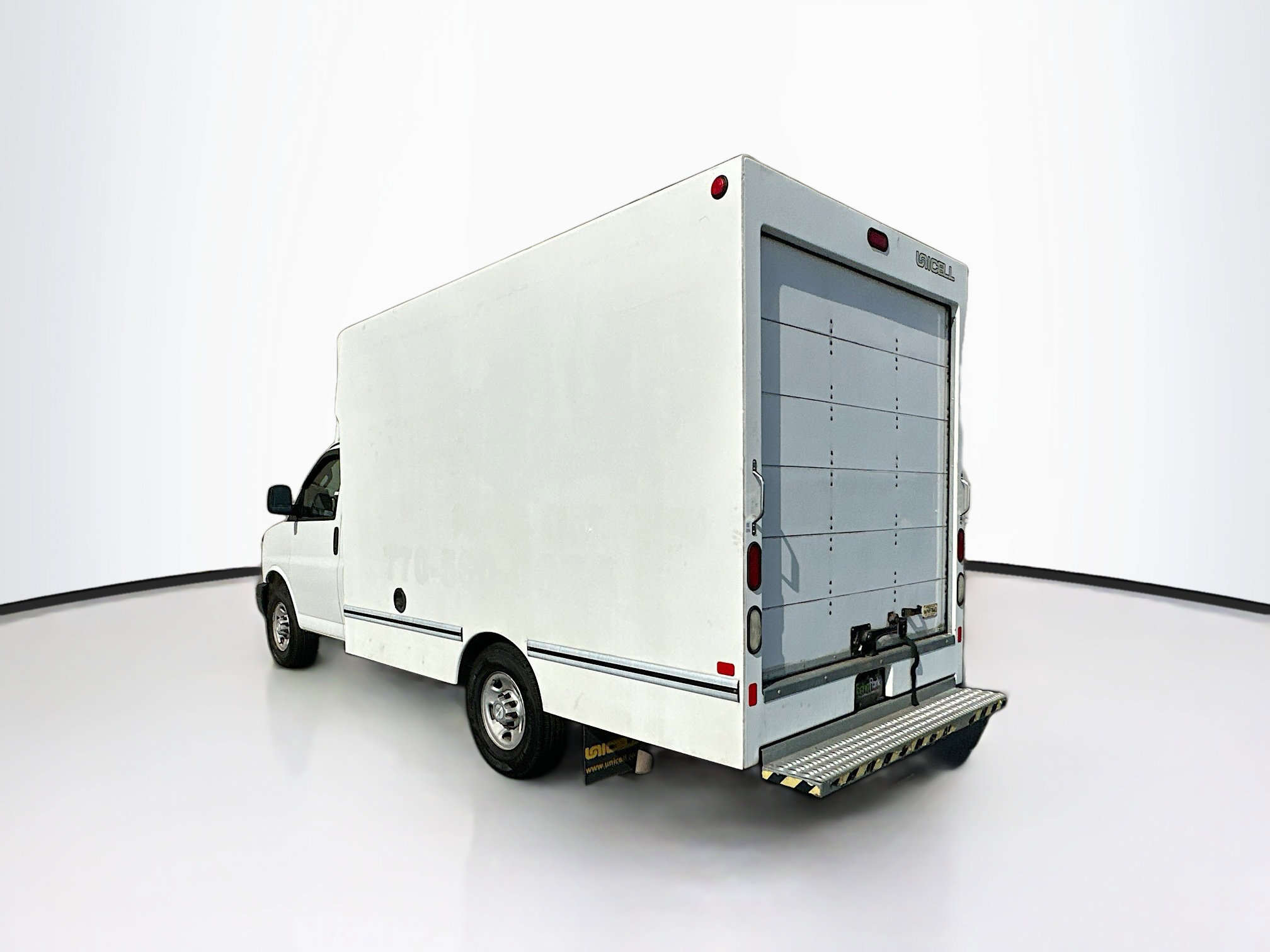 Used 2017 Chevrolet Express 3500 image 5