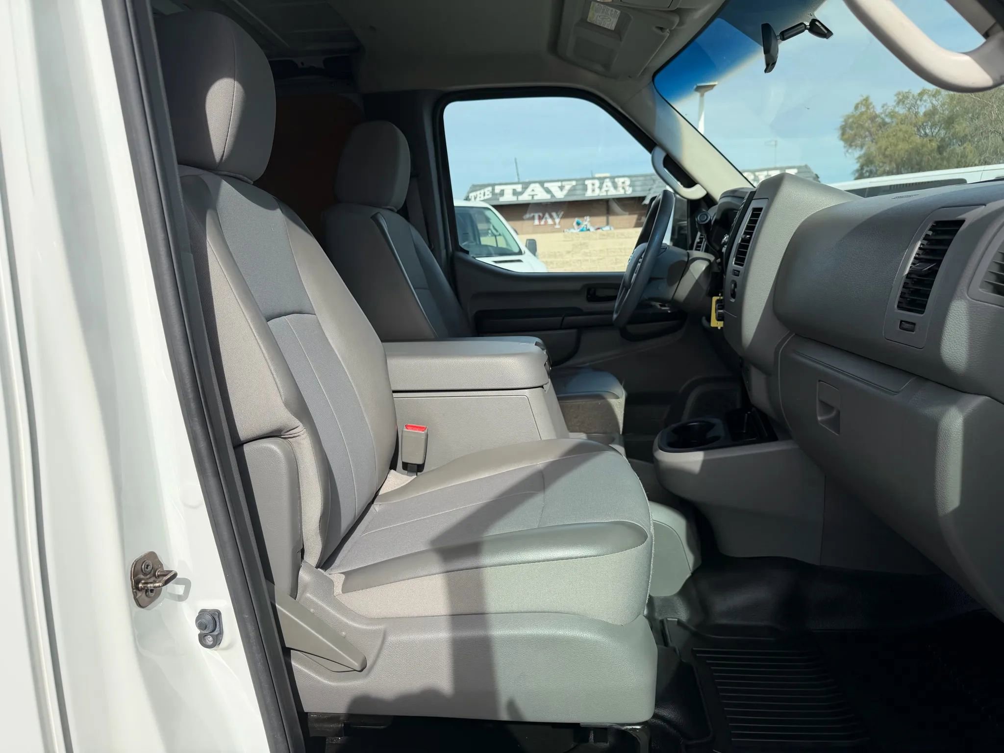 Used 2015 Nissan NV 2500 SV w/ Technology Package image 12