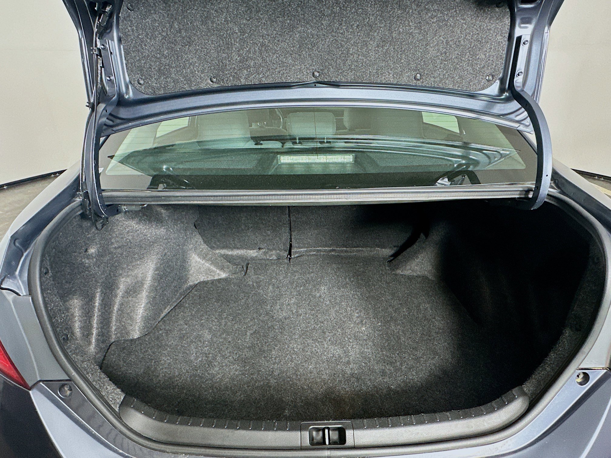 Used 2015 Toyota Corolla L image 26