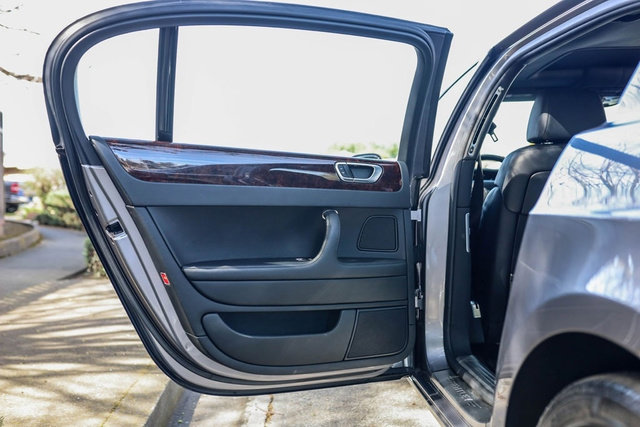 Used 2006 Bentley Flying Spur Flying Spur AWD/4WD image 41