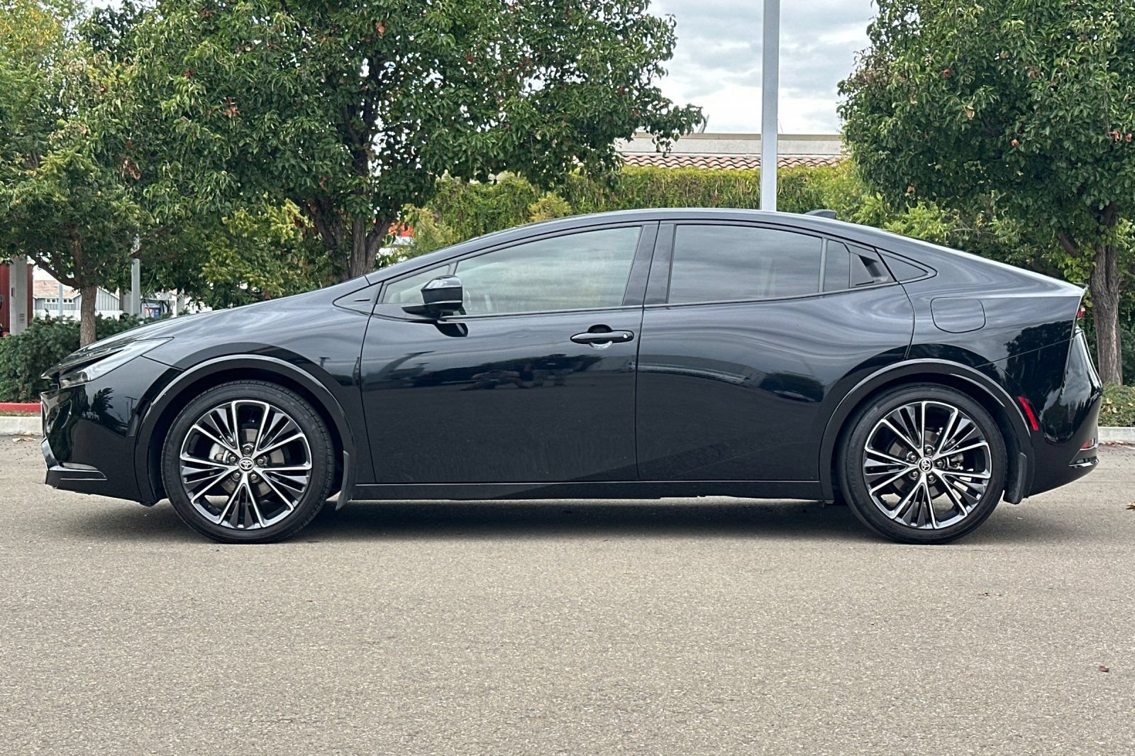 Used 2026 Toyota Prius LE FWD image 7