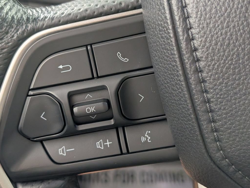 Used 2024 Toyota Tacoma TRD Off-Road AWD/4WD image 15