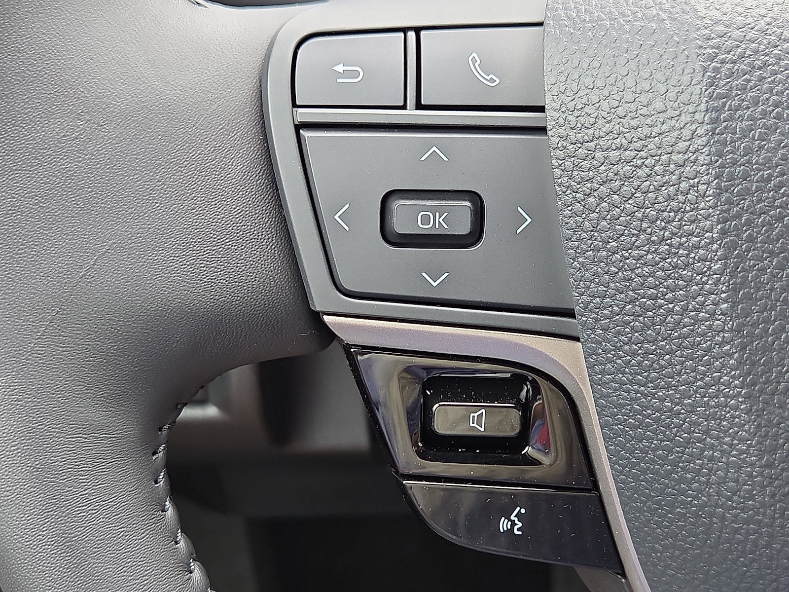 Used 2025 Toyota Camry XSE image 21