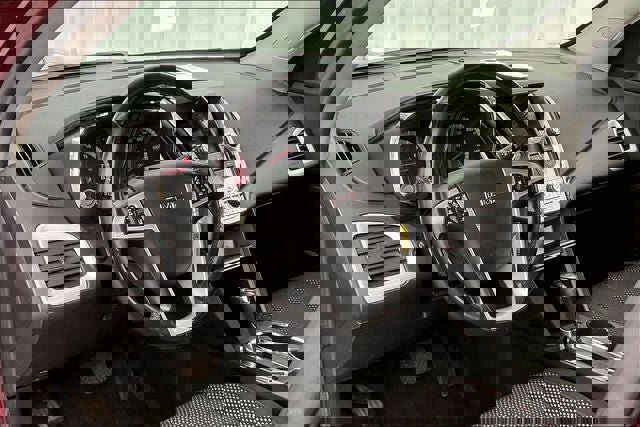 Used 2017 GMC Terrain SLE w/ Technology Package image 16