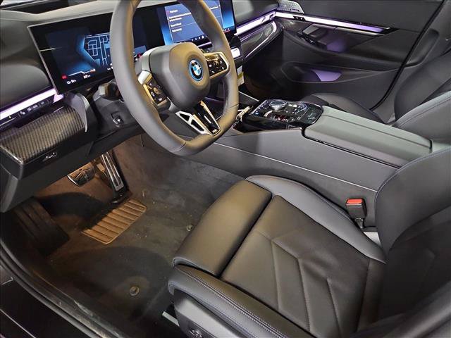 New 2026 BMW i5 eDrive40 w/ M Sport Package RWD image 3