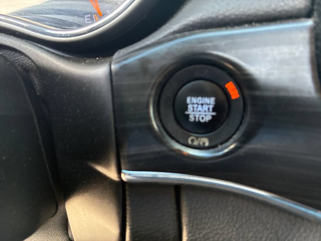 Used 2020 Jeep Grand Cherokee Limited AWD/4WD image 15
