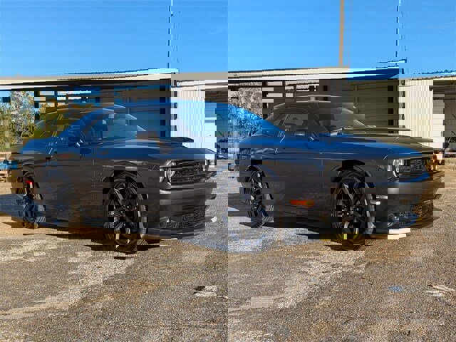 Used 2022 Dodge Challenger R/T w/ Plus Package image 2