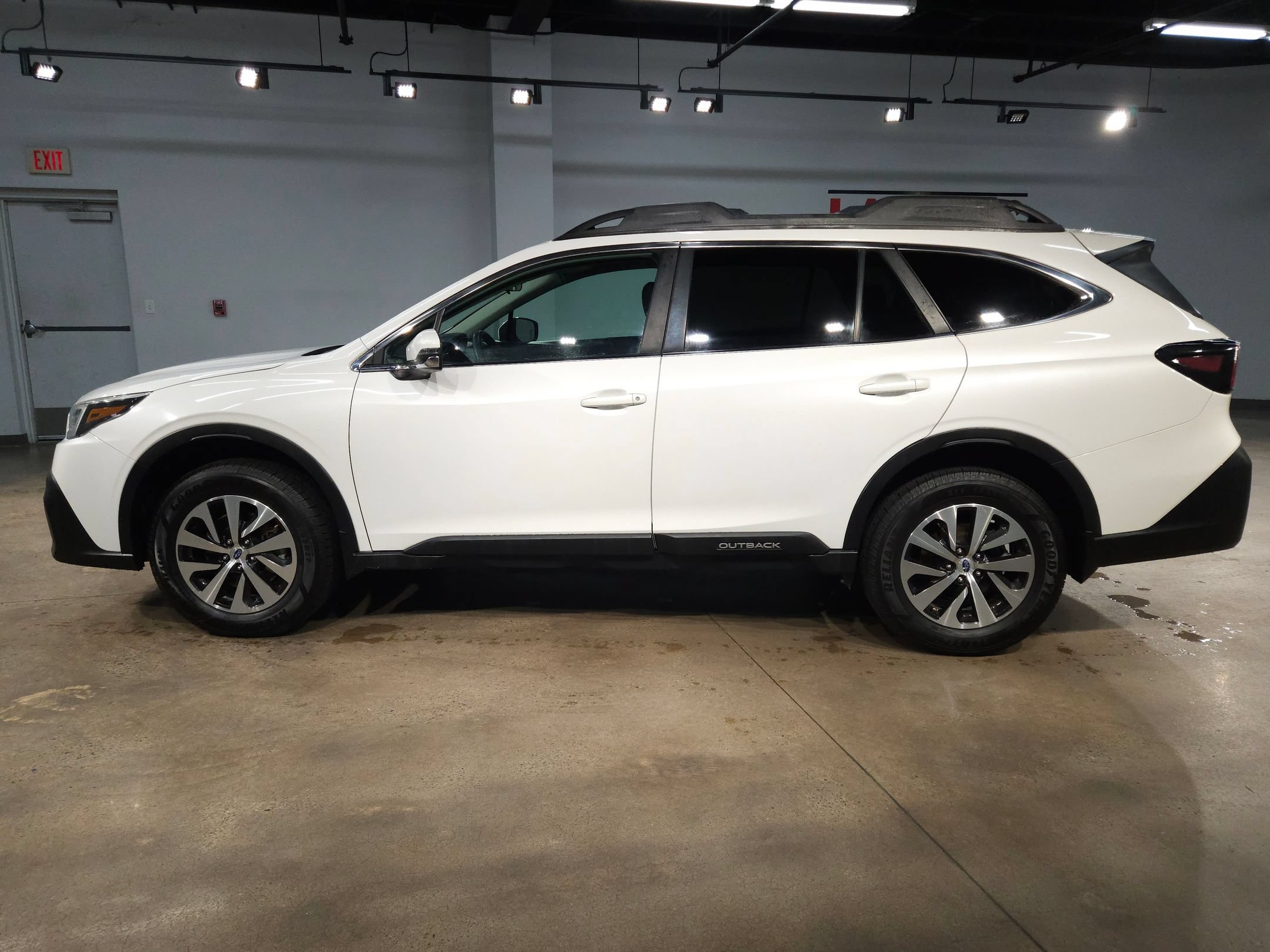 Used 2020 Subaru Outback Premium AWD/4WD image 4