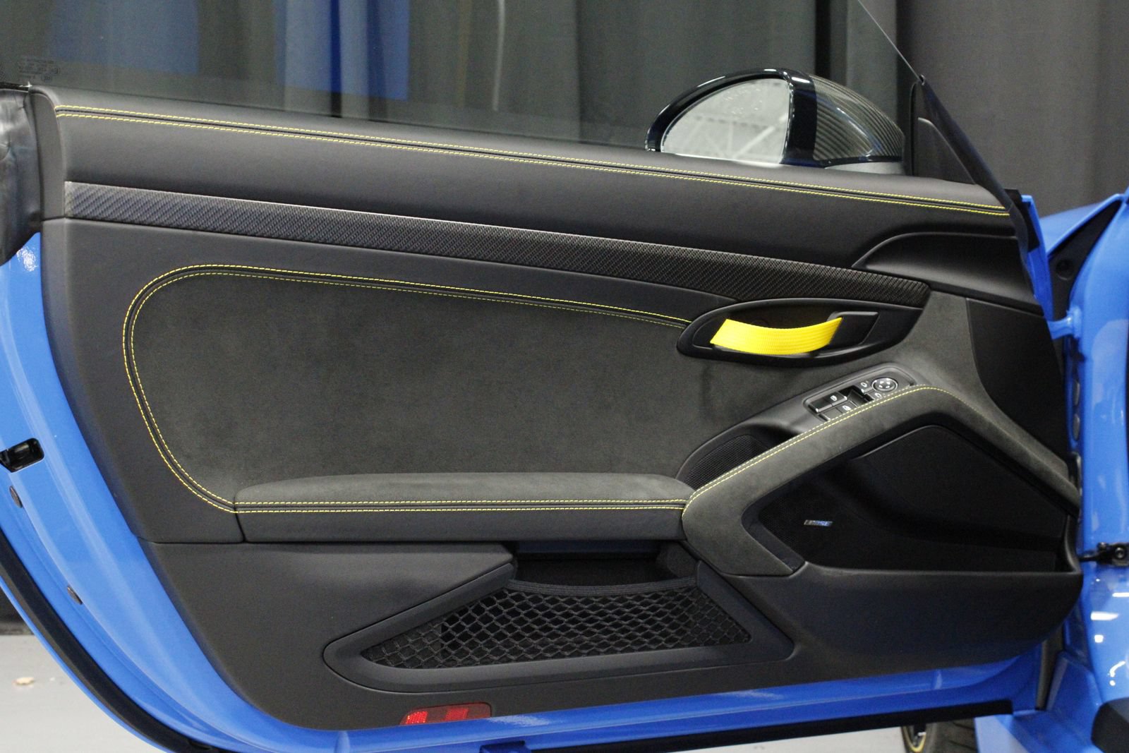 Certified 2024 Porsche 718 Cayman GT4 RS RWD image 15