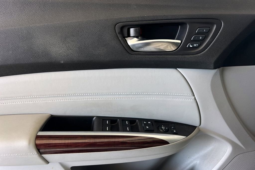 Used 2017 Acura TLX V6 w/ Advance Package FWD image 13