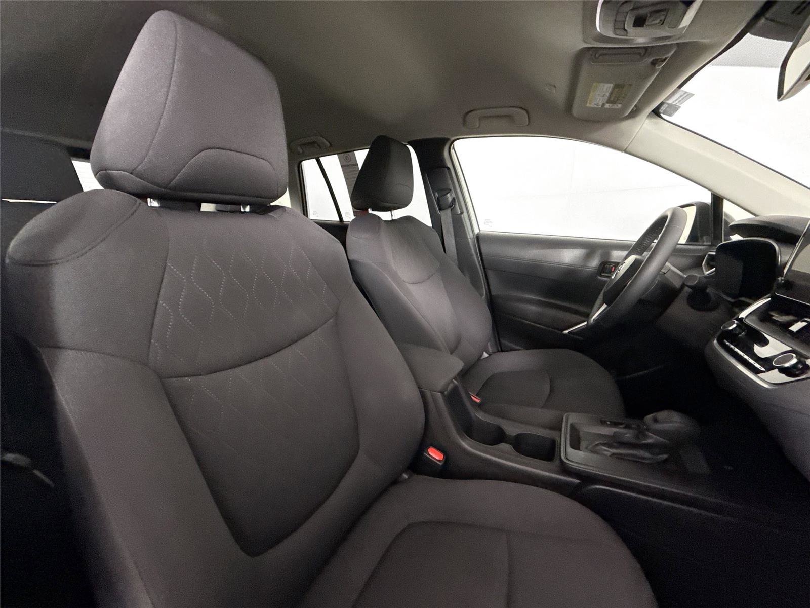 Certified 2026 Toyota Corolla Cross LE FWD image 38