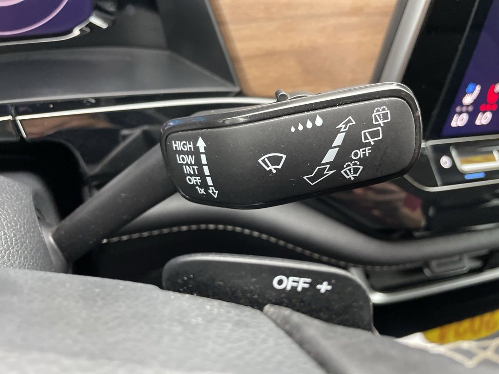 Used 2024 Volkswagen Atlas SE image 29