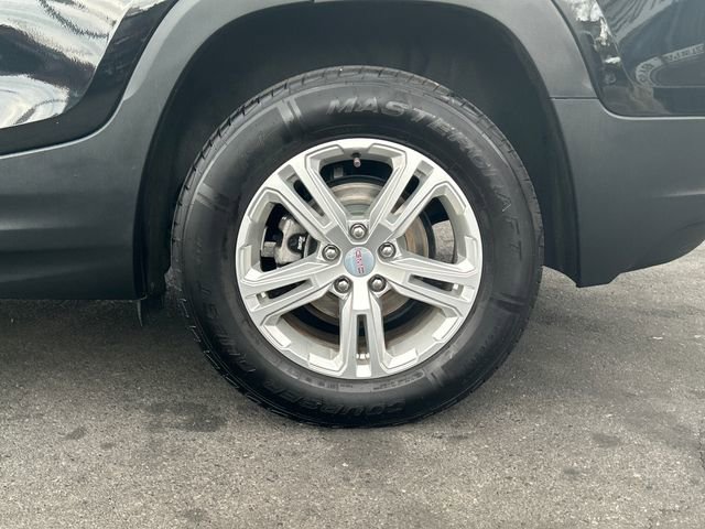 Used 2022 GMC Terrain SLE w/ LPO, Floor Liner Package image 26