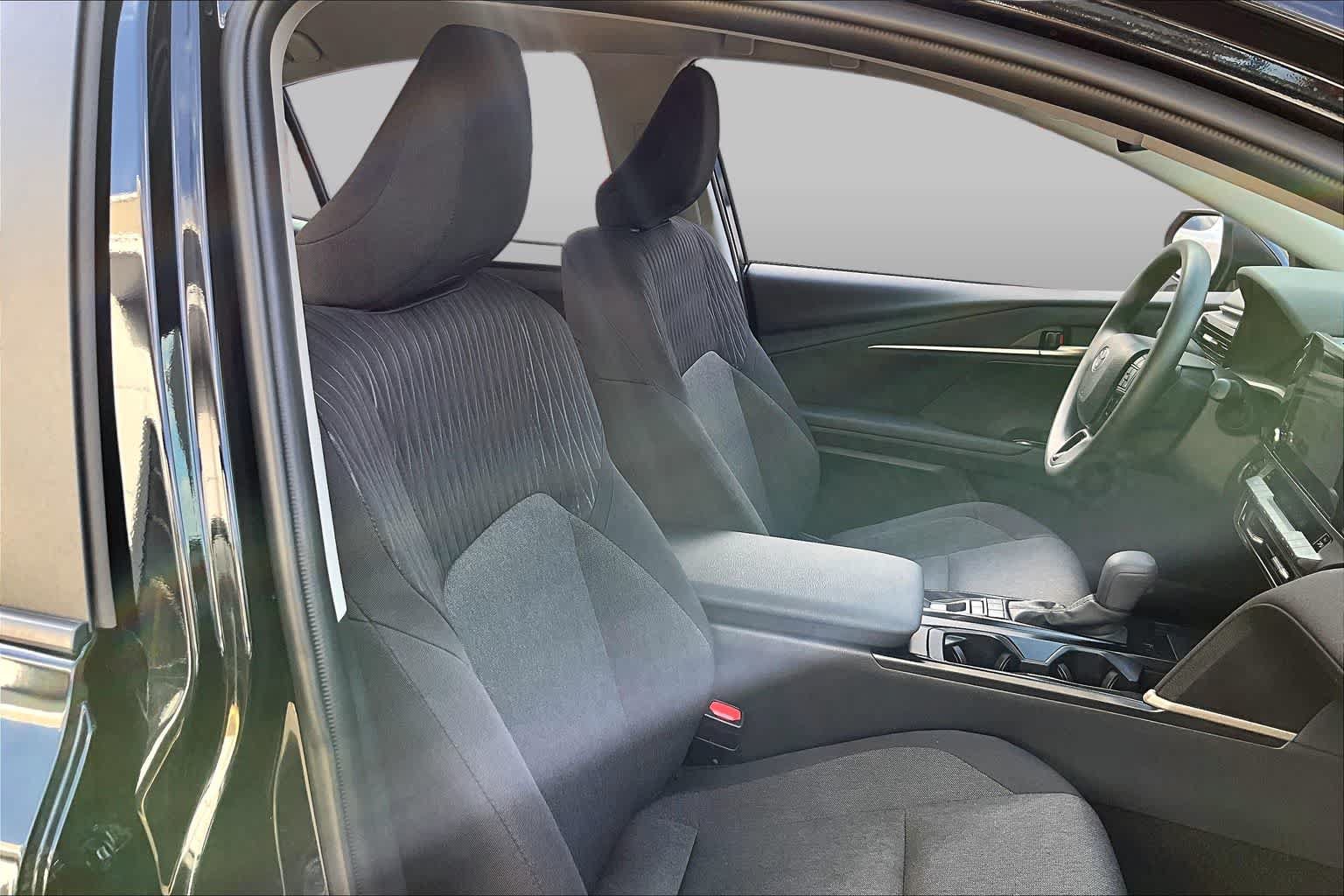 Used 2026 Toyota Camry LE FWD image 9