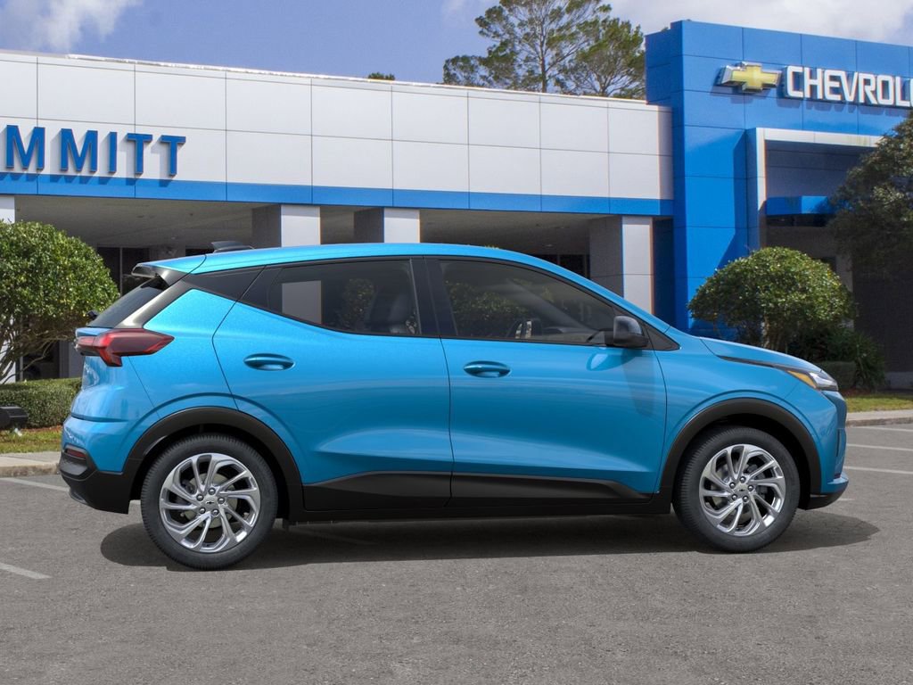 New 2027 Chevrolet Bolt LT w/ Comfort Package FWD image 5