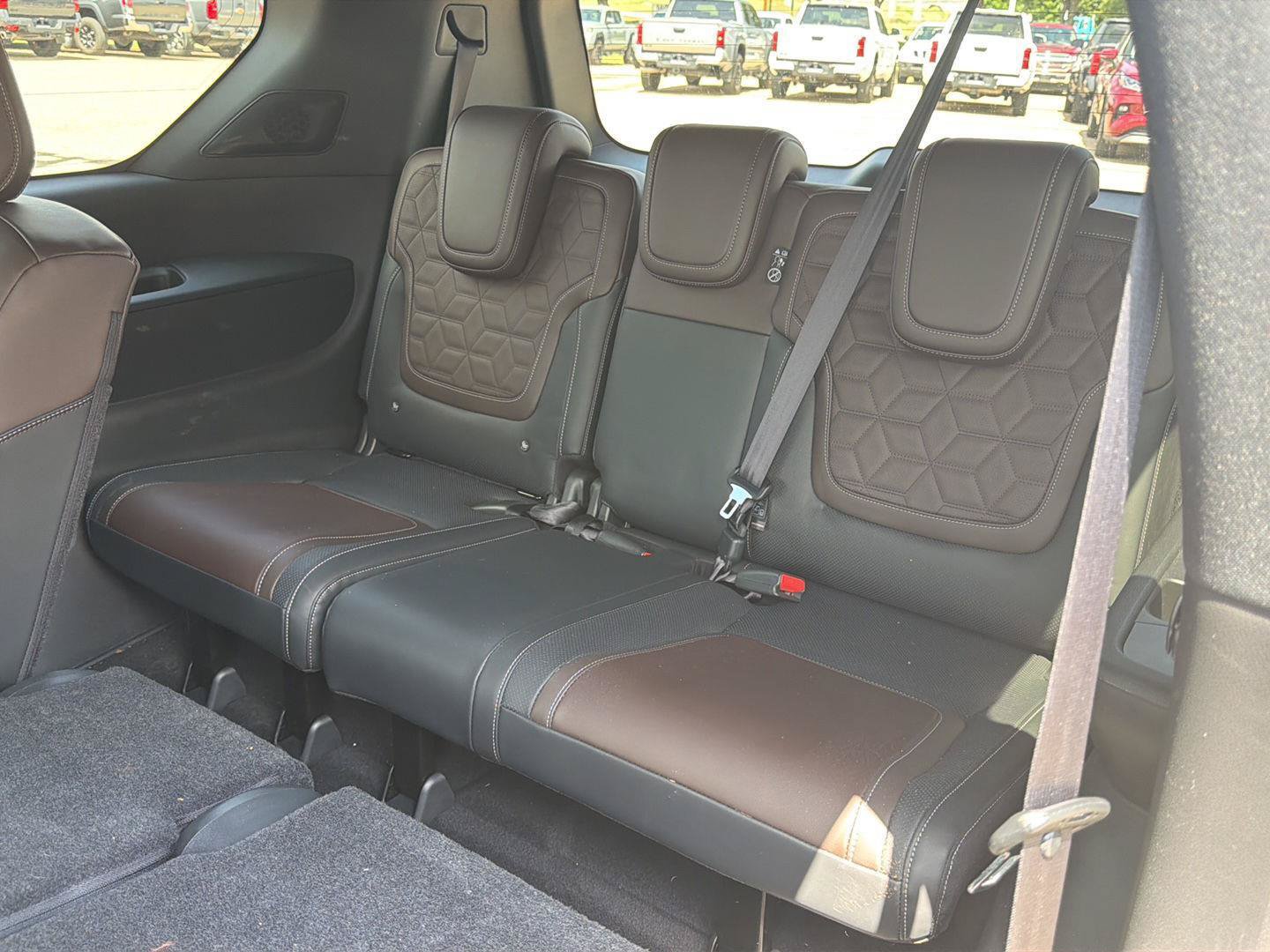 Used 2025 Nissan Armada Platinum Reserve AWD/4WD image 13