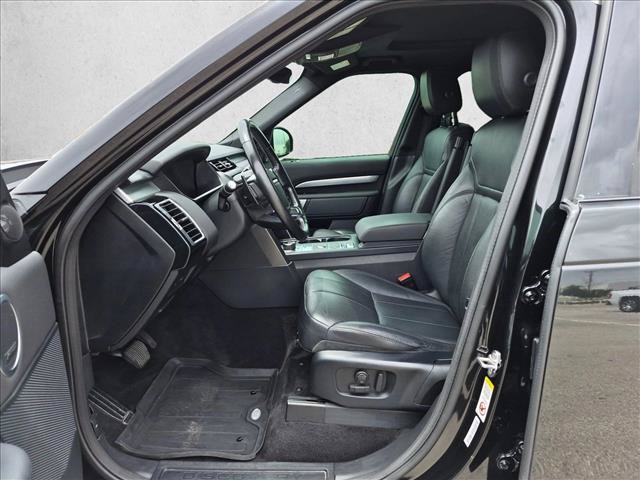 Used 2020 Land Rover Discovery Landmark AWD/4WD image 16