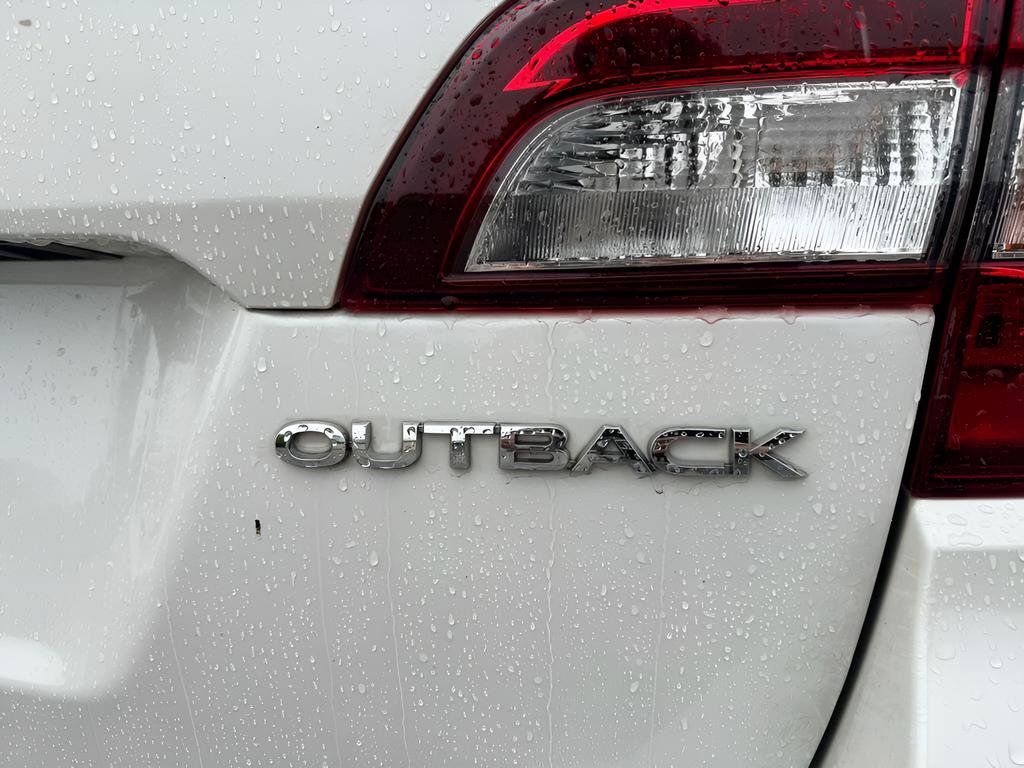 Used 2018 Subaru Outback 2.5i Premium AWD/4WD image 10