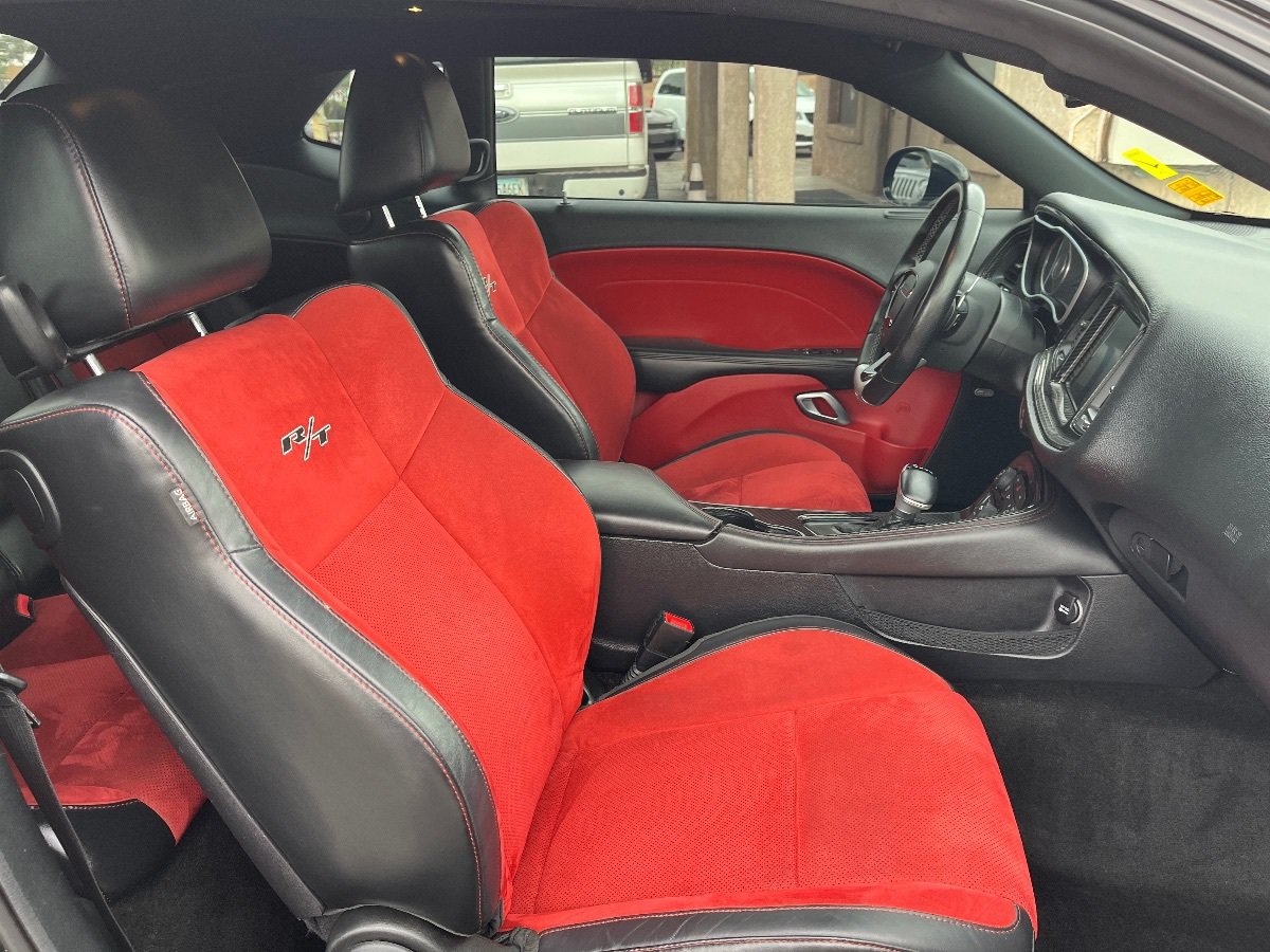 Used 2015 Dodge Challenger R/T Scat Pack w/ Leather Interior Group RWD image 33
