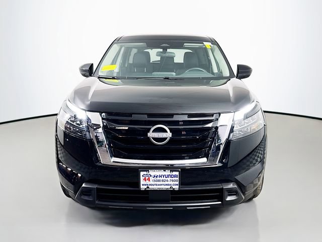 Used 2024 Nissan Pathfinder S image 11