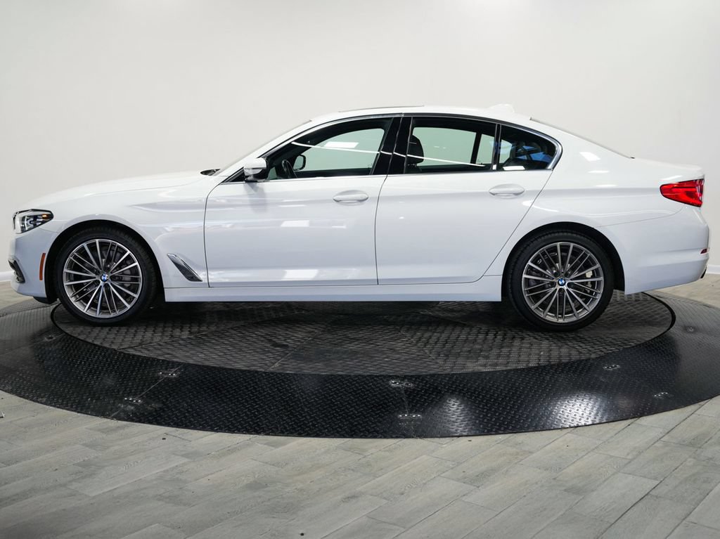 Used 2020 BMW 530i xDrive w/ Premium Package AWD/4WD image 4