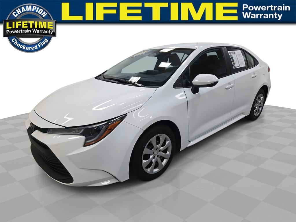 Used 2025 Toyota Corolla LE image 1