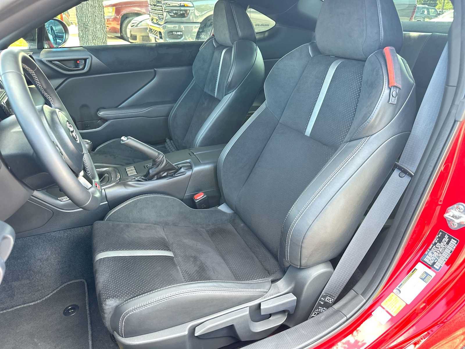 Used 2025 Toyota GR86 Premium RWD image 17