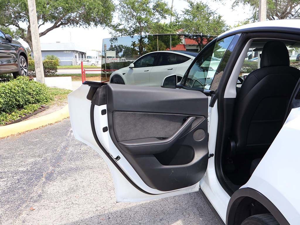 Used 2021 Tesla Model Y Long Range image 34