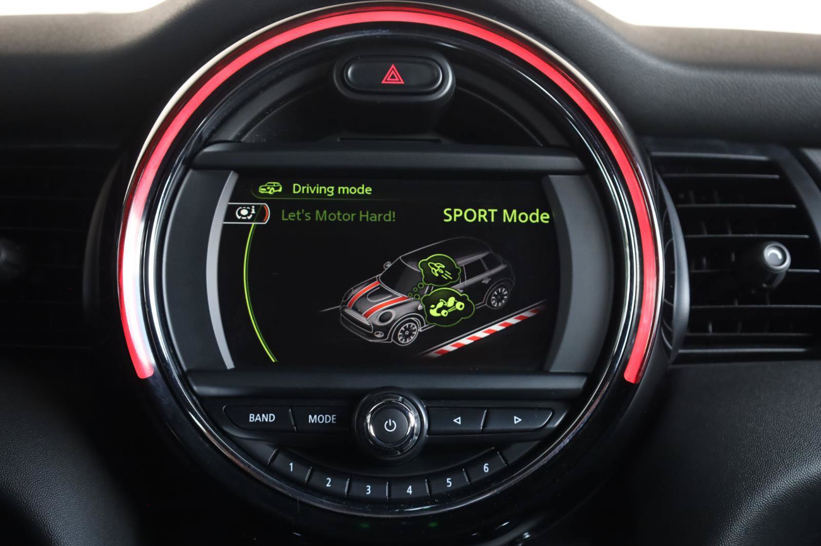 Used 2015 MINI Cooper 4-Door Hardtop FWD image 39