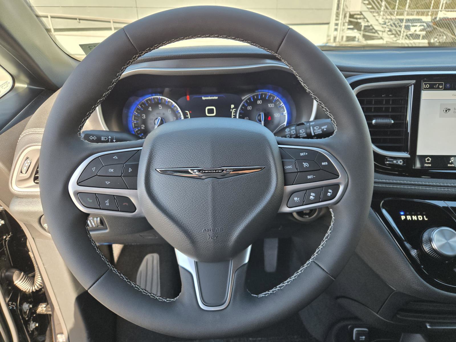 New 2026 Chrysler Pacifica Select image 18