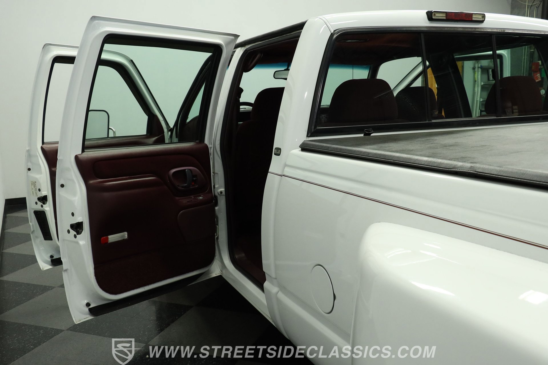 Used 1998 GMC Sierra 3500 2WD Crew Cab w/ Marketing Option Pkg 3 image 32