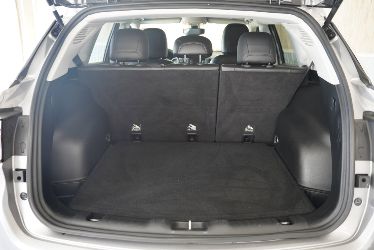 Used 2018 Jeep Compass Latitude w/ Safe & Security Group image 37