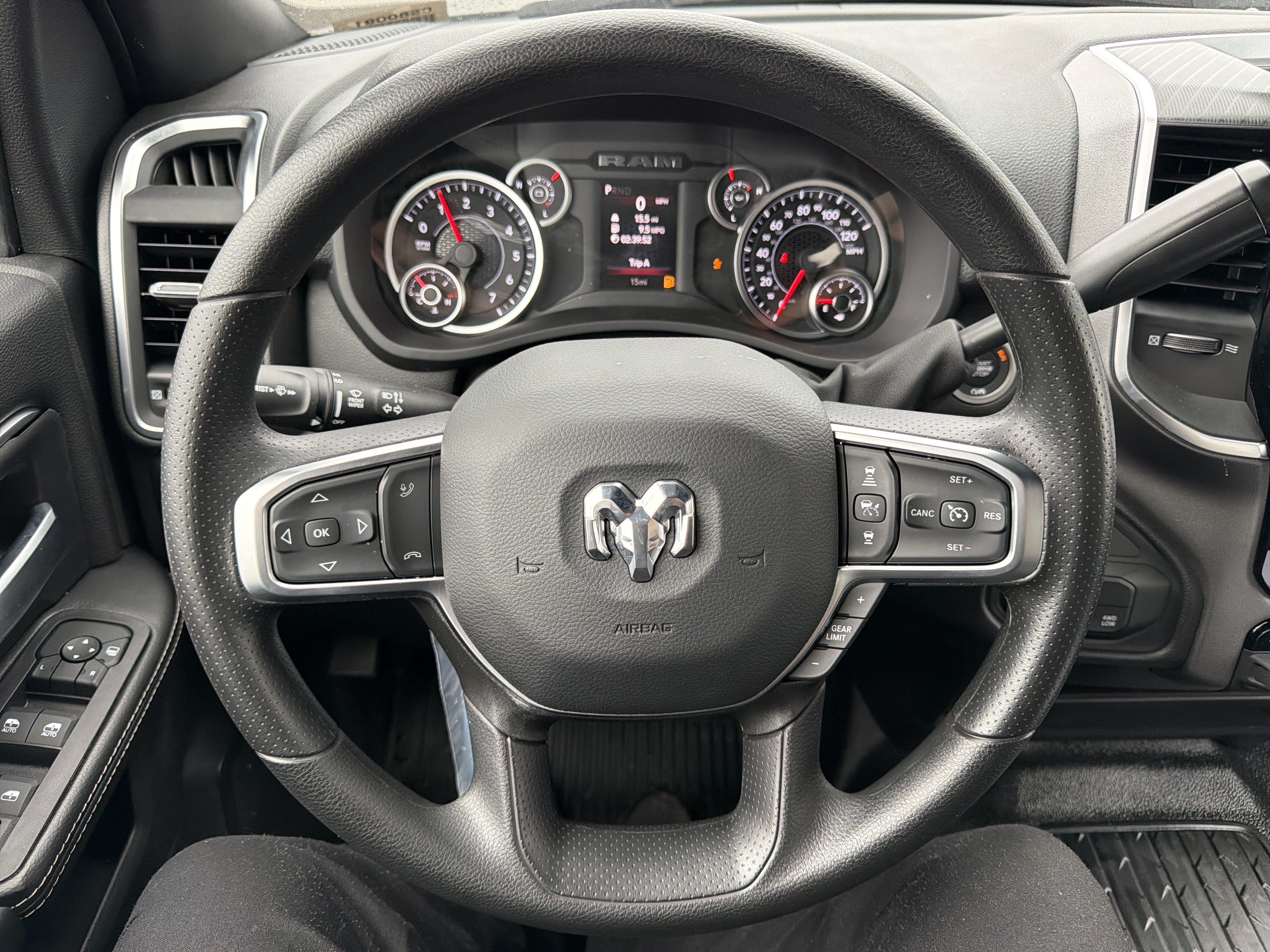 Used 2025 RAM 3500 Big Horn AWD/4WD image 18