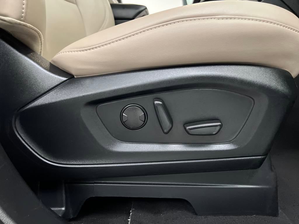 Used 2024 Ford Explorer XLT w/ Equipment Group 202A image 26