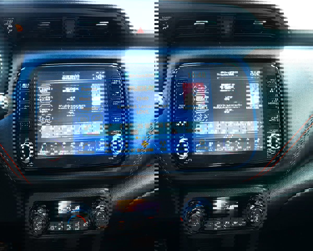 Used 2023 Nissan Kicks SR image 47