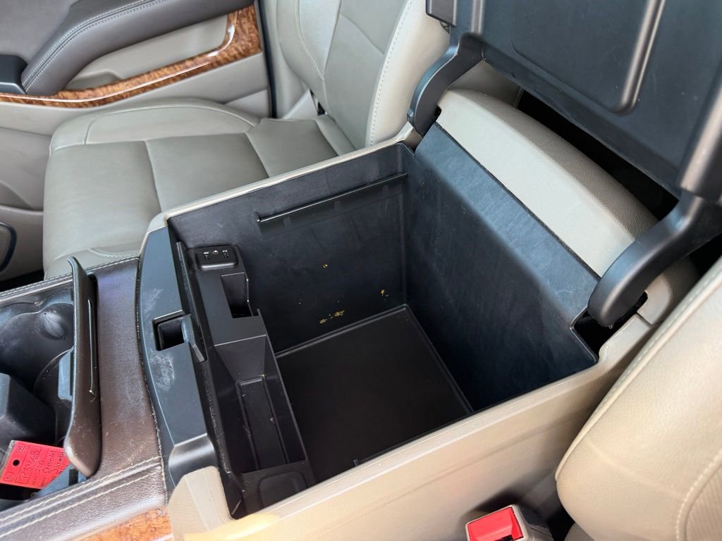 Used 2019 Chevrolet Suburban Premier image 27