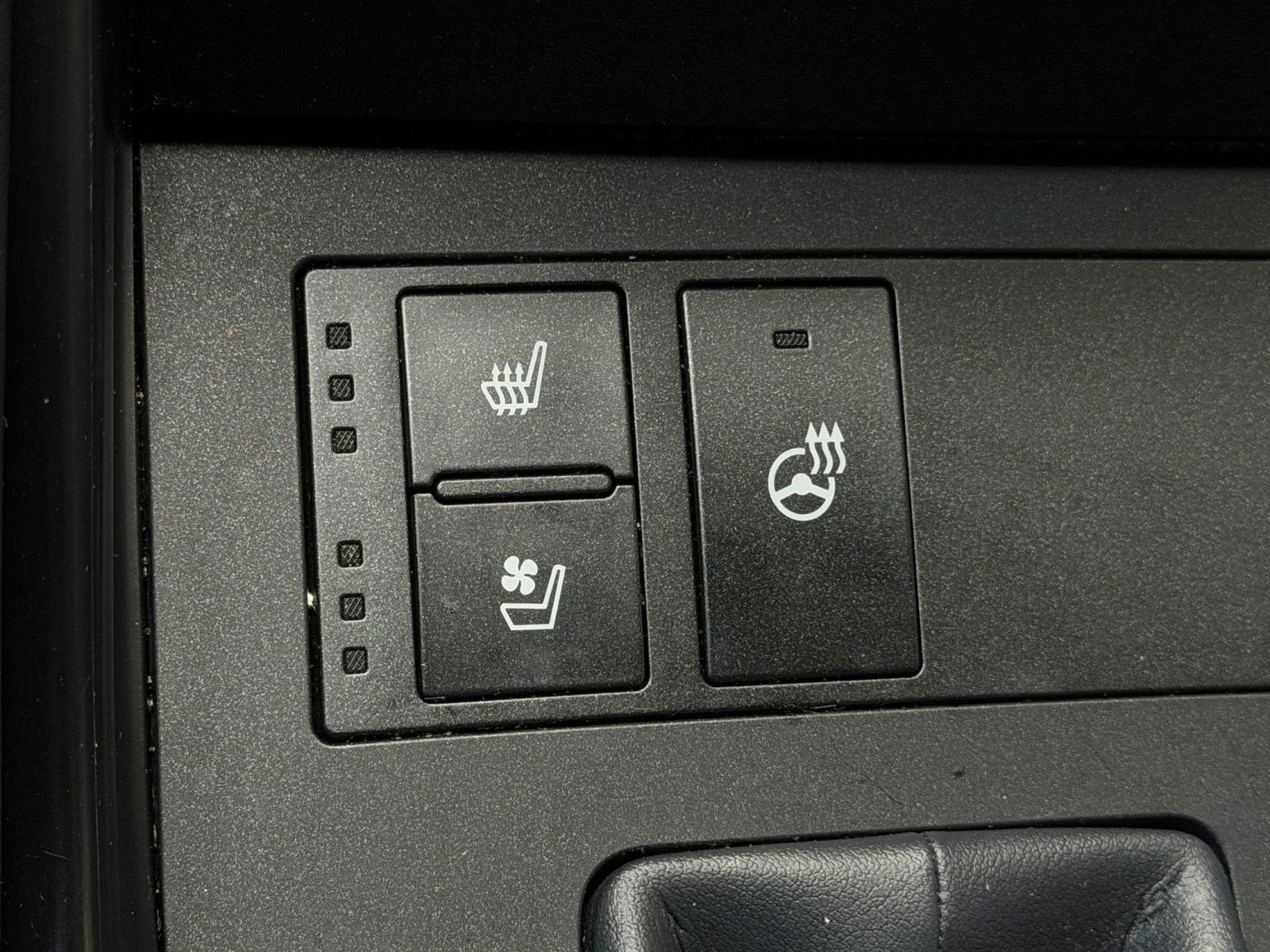Certified 2022 Lexus IS 300 AWD w/ Comfort Package image 31