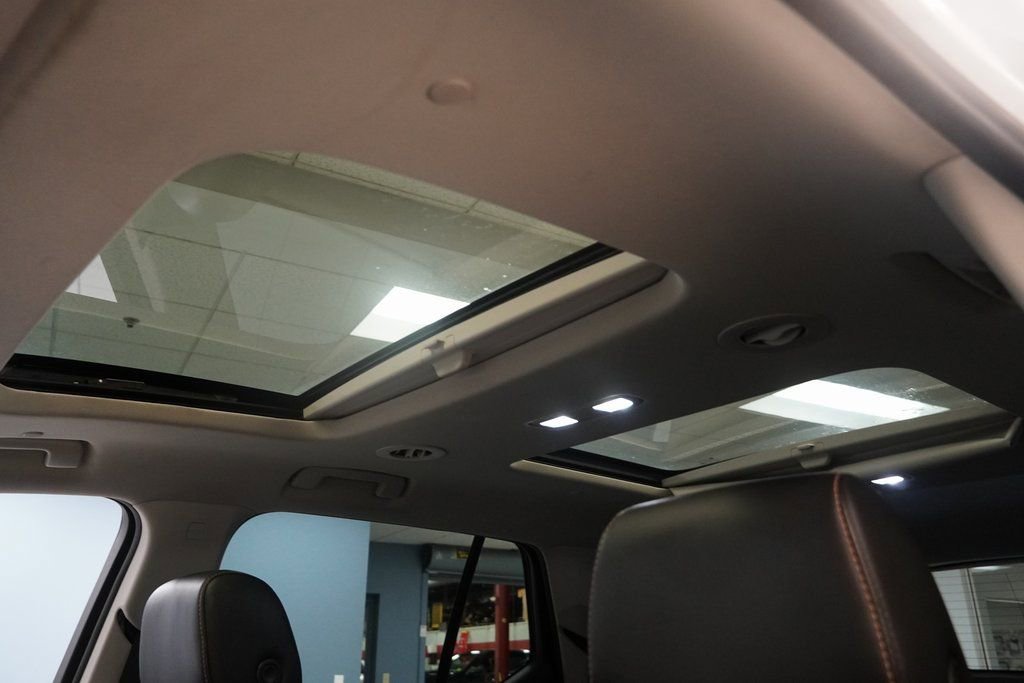 Used 2019 Chevrolet Traverse Premier w/ Redline Edition image 4