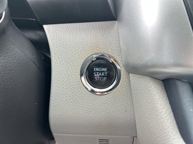 Used 2019 Toyota Highlander XLE FWD image 22
