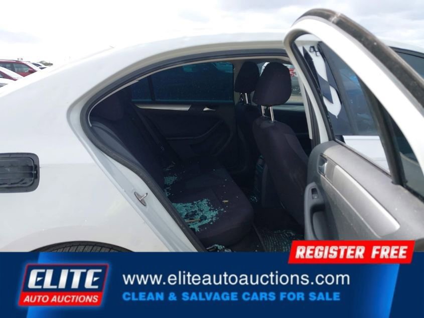 Used 2017 Volkswagen Jetta S w/ Jetta S Cold Weather Package image 15