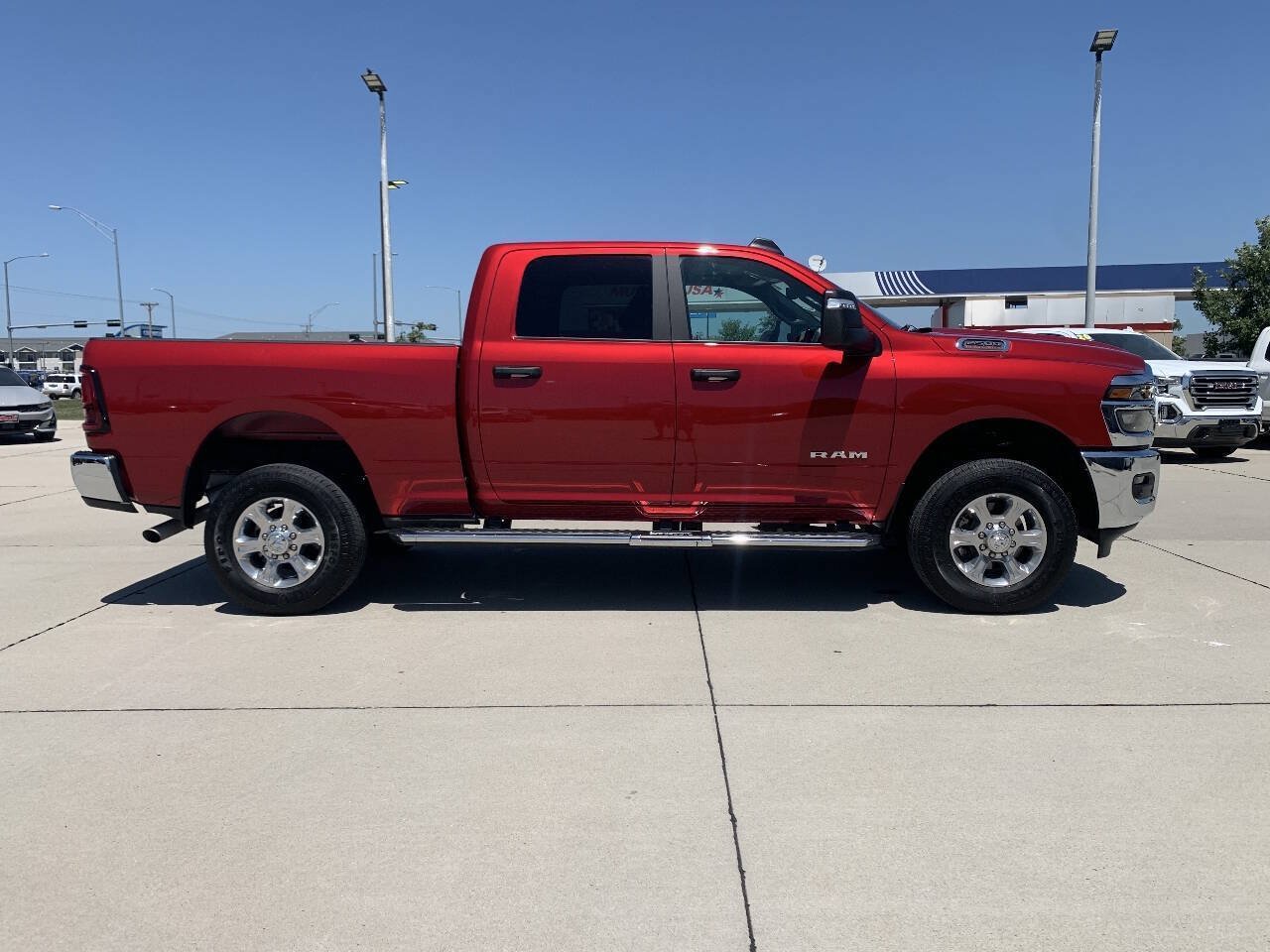 Used 2026 RAM 2500 Big Horn AWD/4WD image 3
