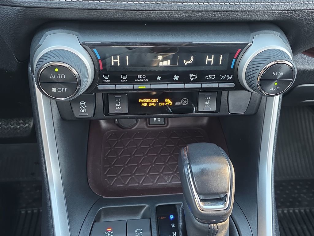Used 2019 Toyota RAV4 Limited w/ Carpet Mat Package image 25