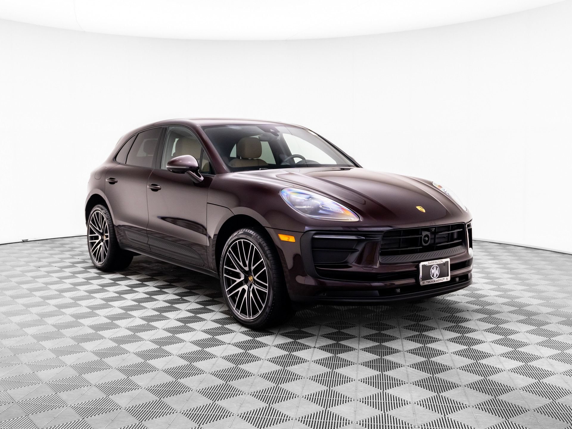 Certified 2026 Porsche Macan AWD/4WD image 6