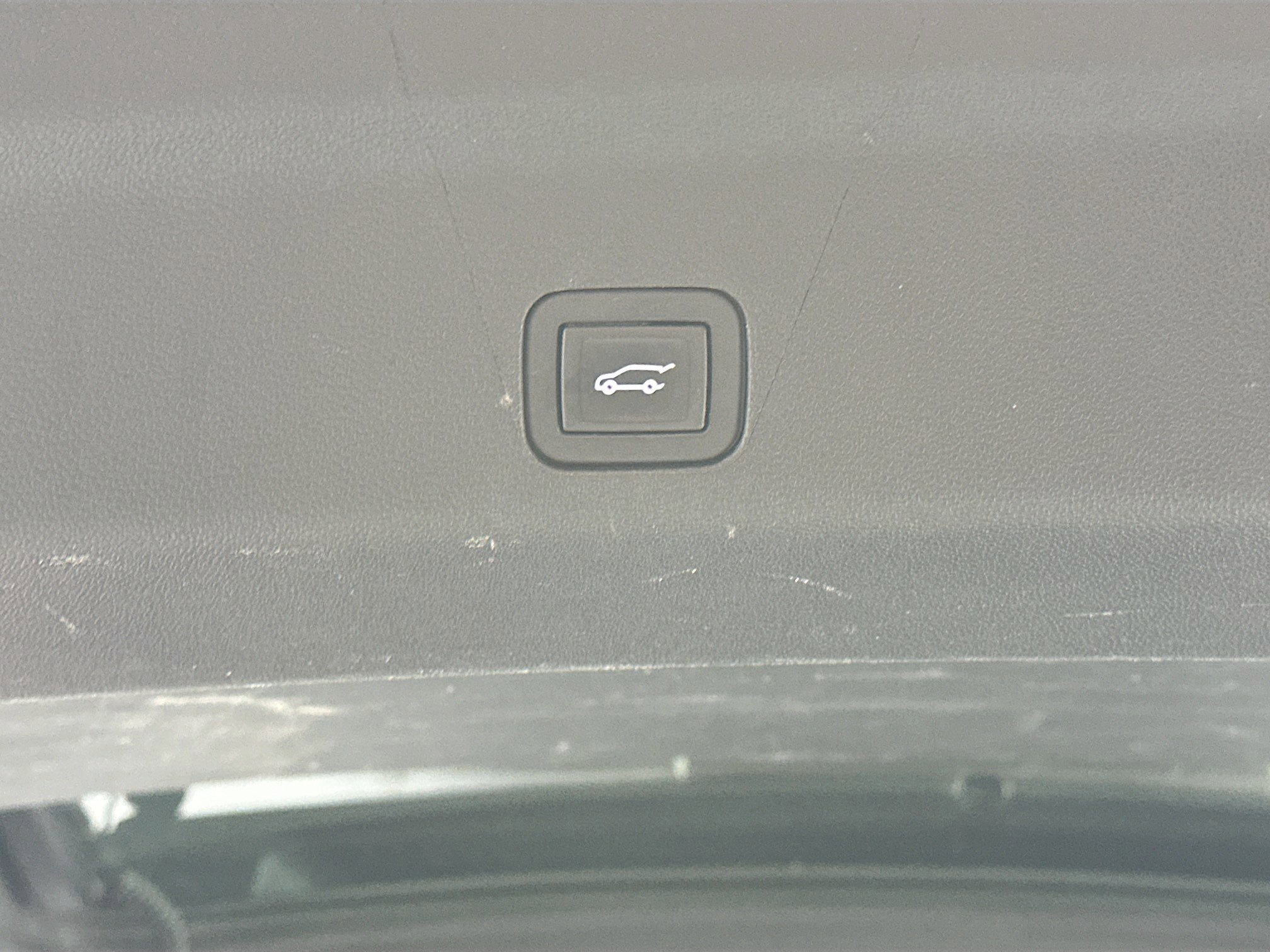 Used 2024 Chevrolet Suburban Premier RWD image 30
