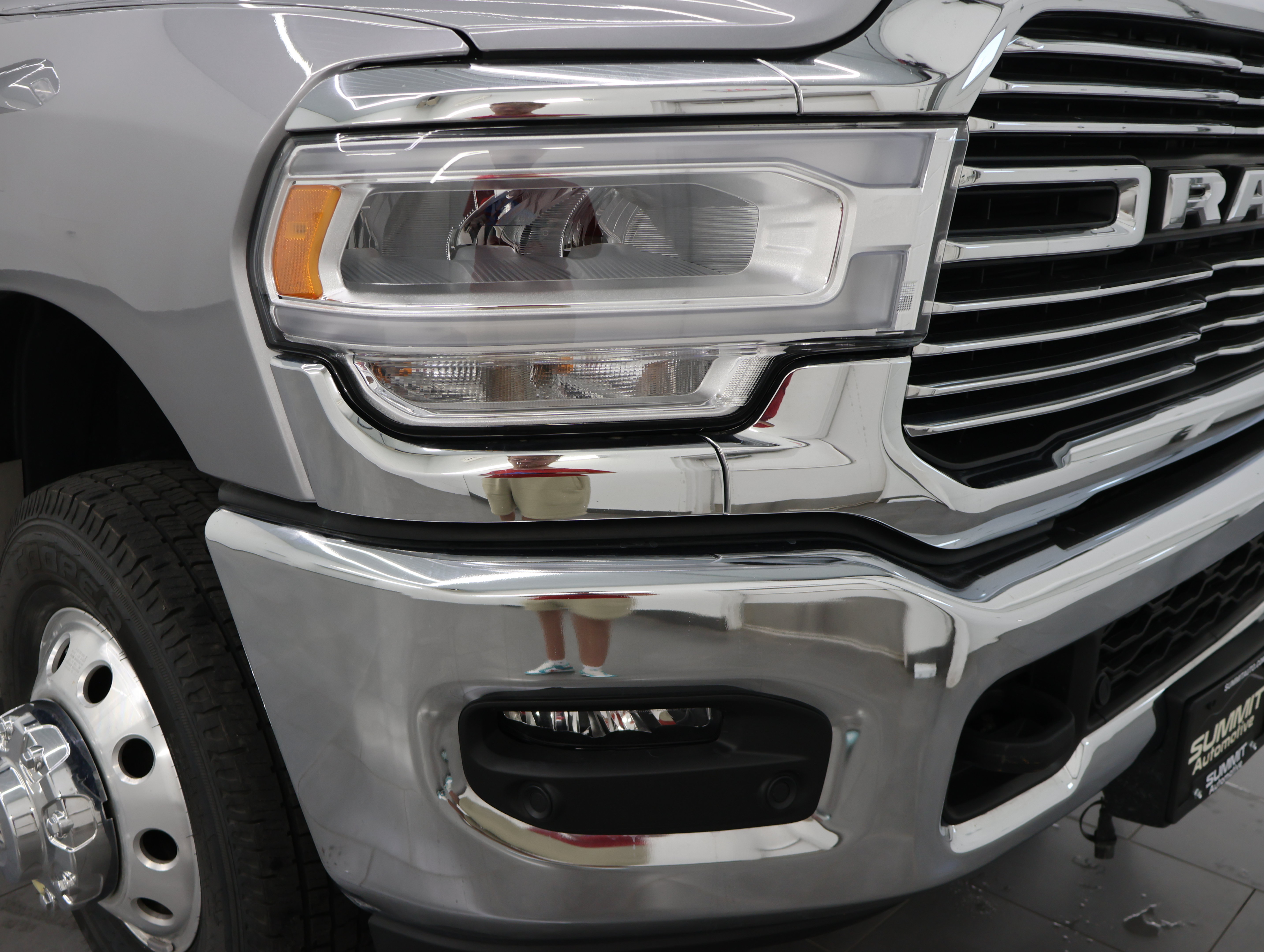 Used 2023 RAM 3500 Laramie AWD/4WD image 22